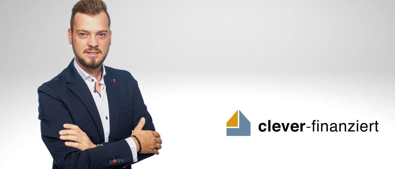 Bild enthält, Blazer, Coat, Jacket, Formal Wear, Suit, Tie, Adult, Male, Man, Person