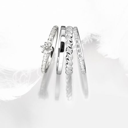 Bild enthält, Accessories, Silver, Platinum, Jewelry, Ring, Diamond, Gemstone