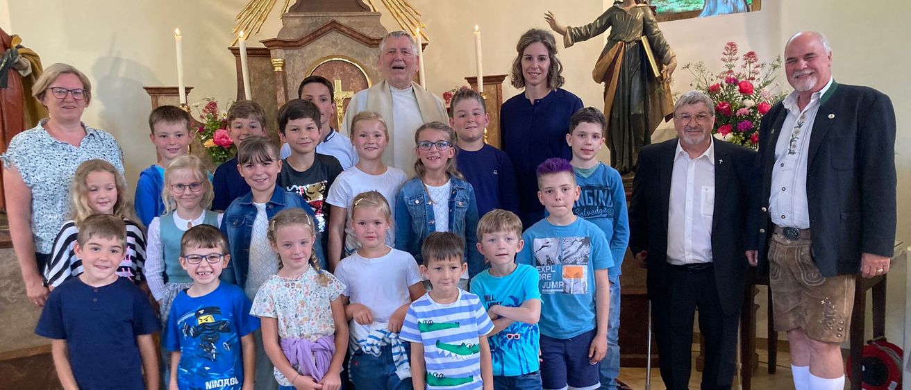 Bild enthält, People, Person, Pants, Jeans, Adult, Male, Man, Boy, Child, Shorts