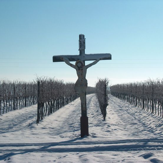 Bild enthält, Cross, Symbol, Outdoors, Nature, Crucifix