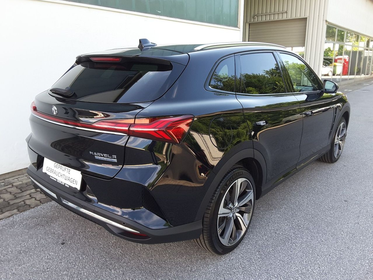 Bild enthält, Transportation, Vehicle, Bumper, Machine, Wheel, Car, Hatchback