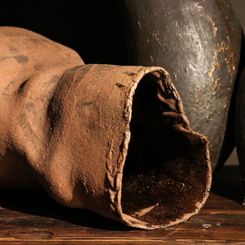 Bild enthält, Corrosion, Rust, Face, Head, Person, Cookware, Pot