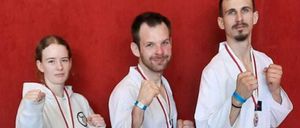 Bild enthält, Adult, Male, Man, Person, Pajamas, Martial Arts, Karate, Judo, Face, Head