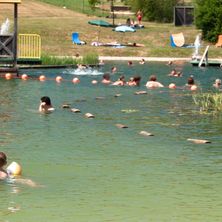 Bild enthält, Person, Swimming, Water, Water Sports, Outdoors, Nature, Pool, Swimming Pool, Summer, Lake