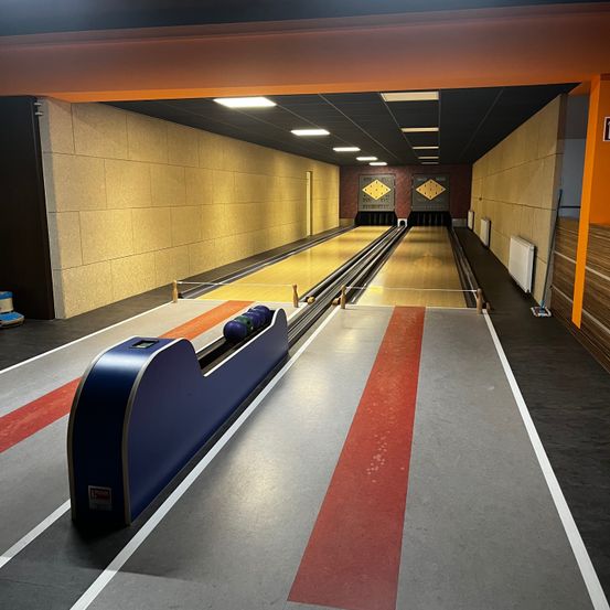 Architecture, Building, Terminal, Floor, Bowling, Leisure Activities, Railway, Train, Transportation, Vehicle