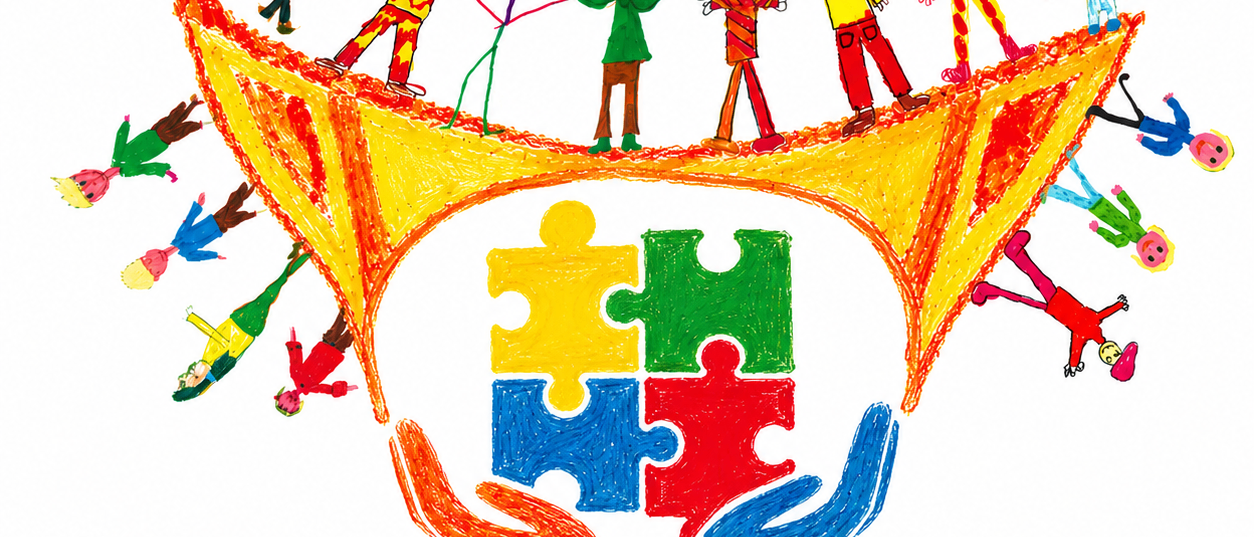 Hände halten ein farbenfrohes Puzzle, mit Kindern im Kreis darum. Der Text 'VS TIESCHE FORDERNKONZEPTE' ist in fetter oranger Schrift. Darunter steht in kleineren Buchstaben 'ENTFALTENSTÄRKENGEMEINSAM WACHSN'.