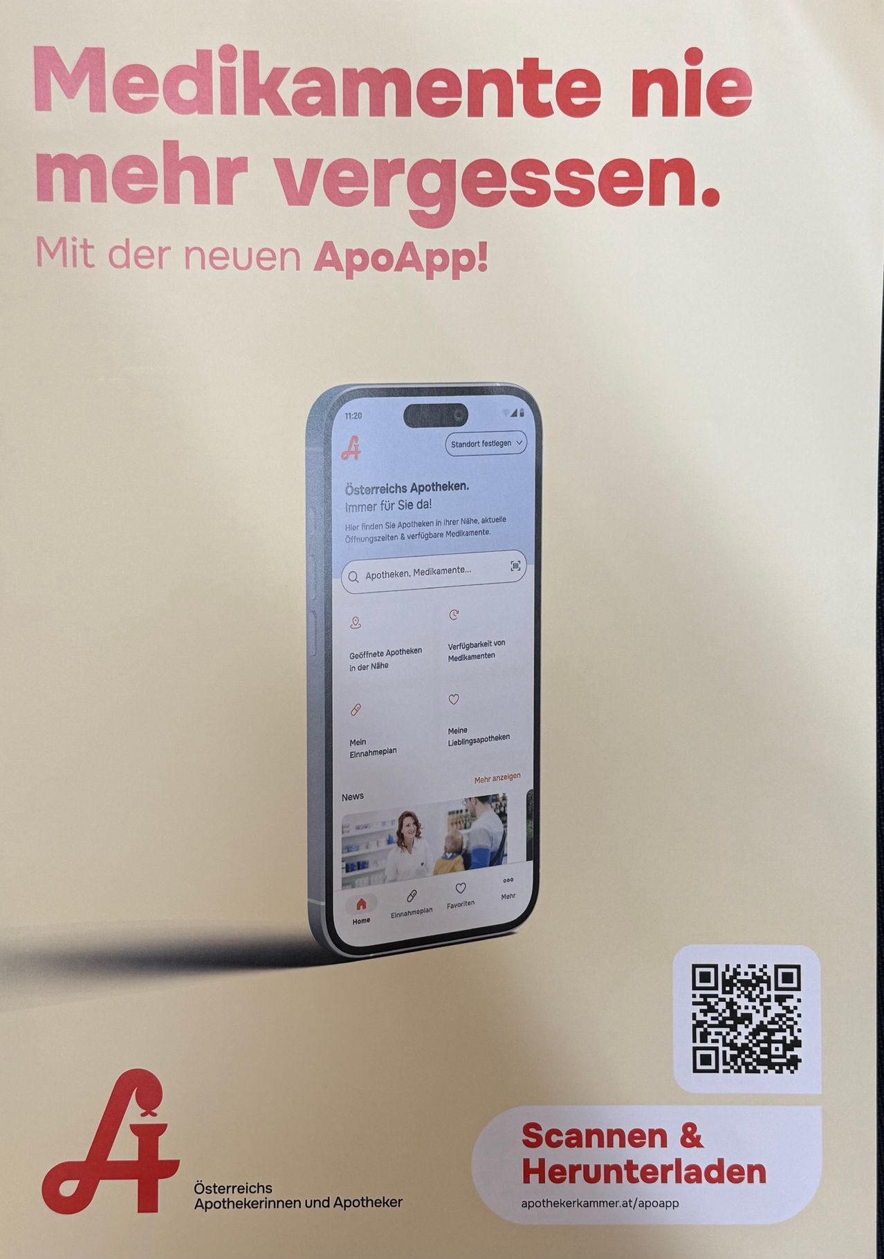 Ein Poster bewirbt die neue ApoApp mit einem Bild eines Smartphones, das die App-Oberfläche zeigt, darunter ein QR-Code.