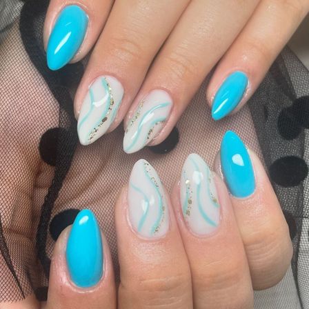 Bild enthält, Body Part, Hand, Person, Finger, Cosmetics, Nail