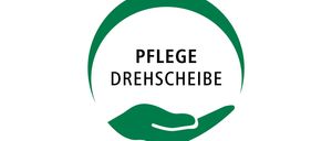 Ein rundes Logo mit den Worten 'Pflege Drehscheibe' darin, mit einem grünen Handsymbol. Darunter steht 'Amtssachverständige der Pflege informieren über alle Fragen rund um Pflege und Betreuung.' Darunter befindet sich ein Logo für 'Das Land Steiermark.'