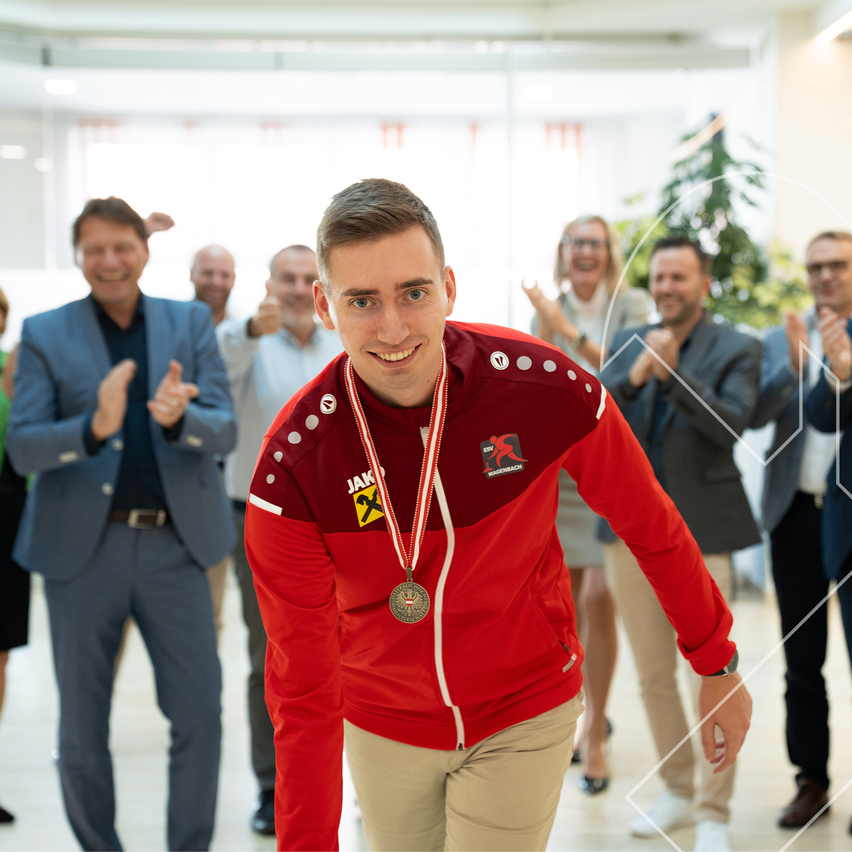 Bild enthält, People, Person, Coat, Photography, Jacket, Adult, Male, Man, Blazer, Woman