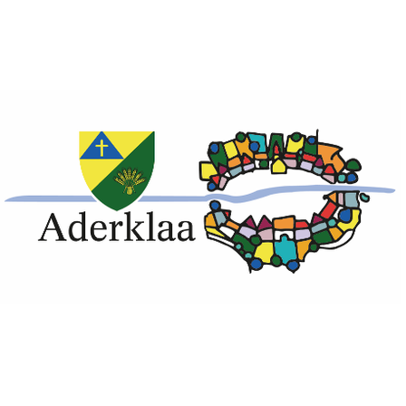 Das Logo von Aderklaa, das einen Schild mit einem Kreuz und Weizen zeigt, neben einer farbenfrohen abstrakten Form, die eine Brücke darstellt.