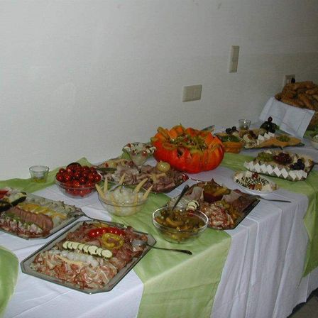 Bild enthält, Cafeteria, Food, Indoors, Meal, Restaurant, Buffet, Dish