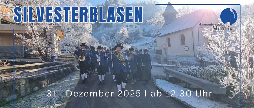 Eine Gruppe von Männern und Frauen, die auf einem verschneiten Weg mit dem Text 'STERBBLASEN' marschieren. Sie sind in Uniformen und Hüten gekleidet. Hinter ihnen steht eine Kirche. Das Datum ist Dezember 2025.