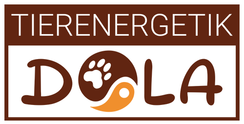 Schwarz-braunes Logo mit dem Wort 'Dola' in der Mitte. Ein Pfotenabdruck befindet sich über dem Wort 'Dola' und ein gelber Halbmond darunter.