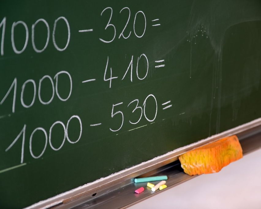 Bild enthält, Blackboard, Text