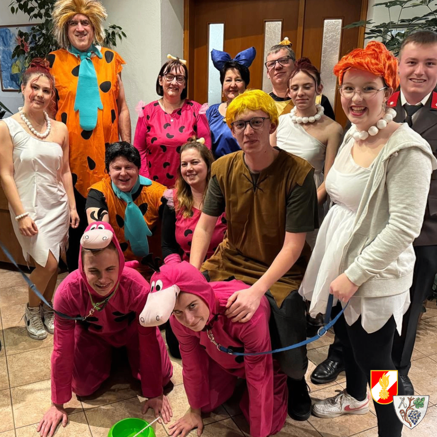 Bild enthält, Costume, Person, People, Photography, Portrait, Adult, Female, Woman, Male, Man