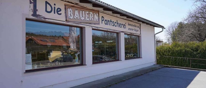 Bild enthält, Architecture, Building, City, Urban, Indoors, Shop, Window