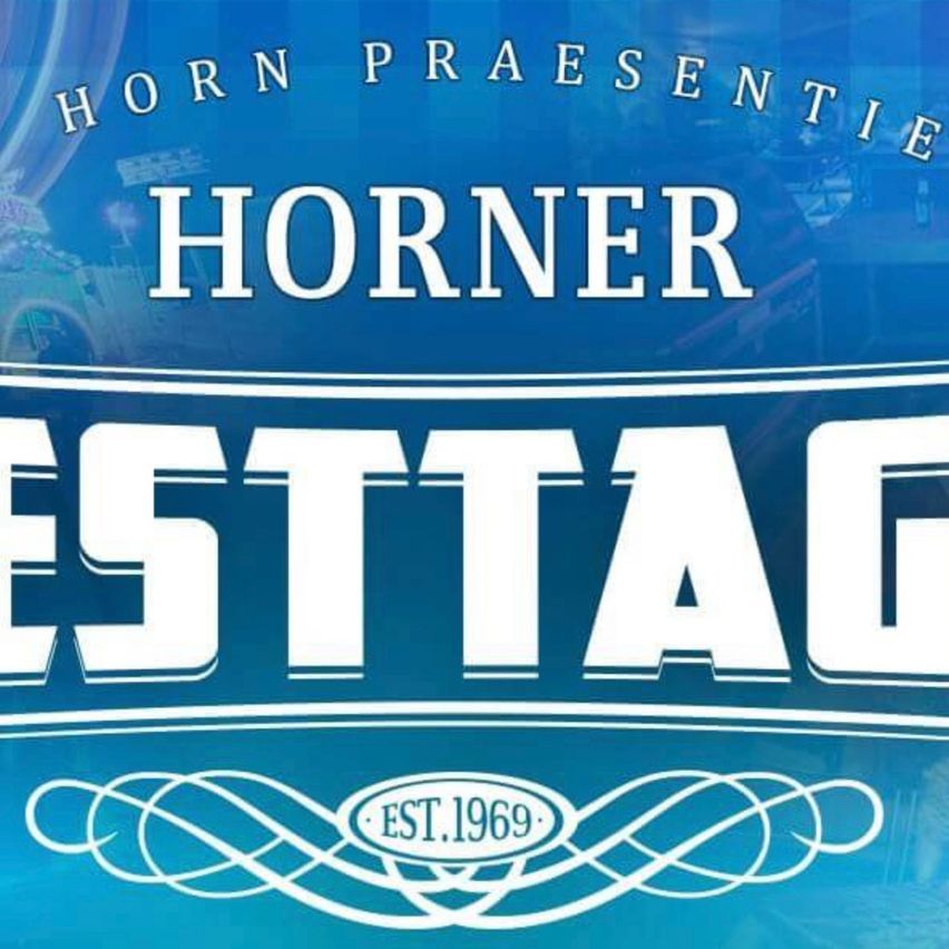 Bild enthält, Person, Advertisement, Text, Poster, Logo