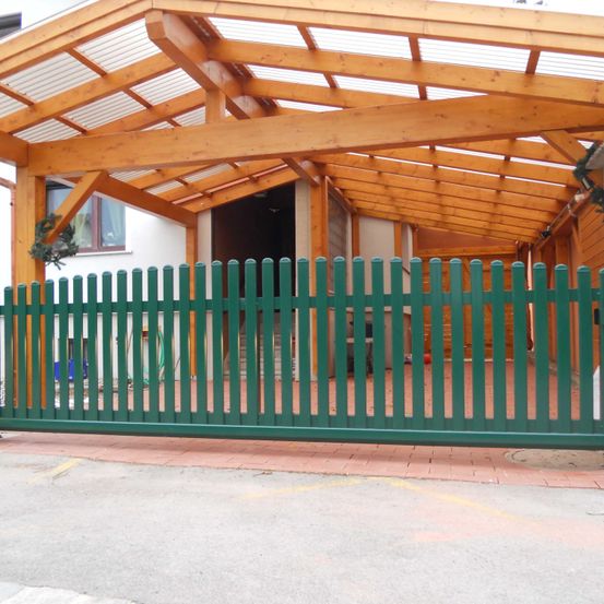 Bild enthält, Nature, Outdoors, Yard, Gate, Picket Fence