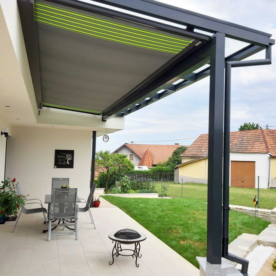 Bild enthält, House, Housing, Patio, Plant, Floor, Chair, Porch, Interior Design