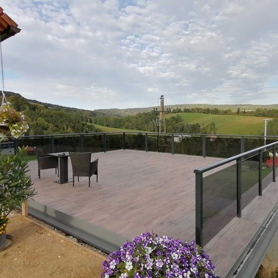 Bild enthält, Nature, Outdoors, Scenery, Interior Design, Building, Housing, House