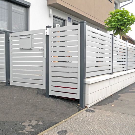 Bild enthält, Gate, Nature, Outdoors, Yard, Backyard