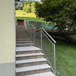 Bild enthält, House, Housing, Staircase, Outdoors, Nature