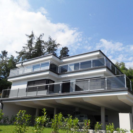 Bild enthält, Building, House, Housing, Villa, Condo, Balcony