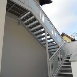 Bild enthält, Architecture, Building, House, Housing, Staircase, Handrail, Railing