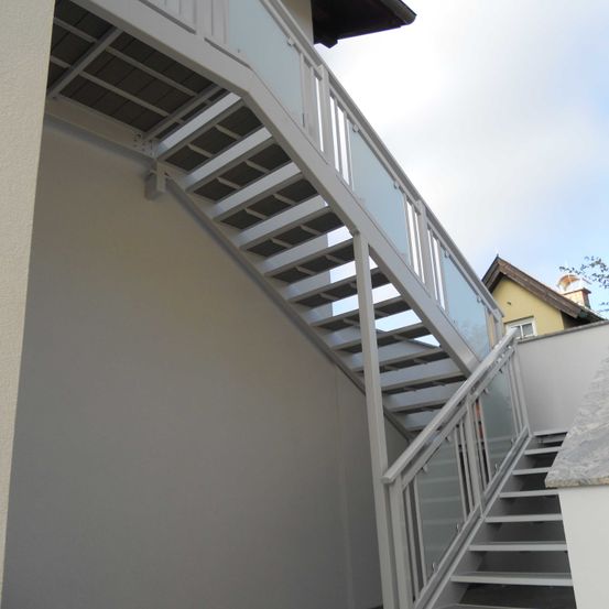 Bild enthält, Architecture, Building, House, Housing, Staircase, Handrail, Railing