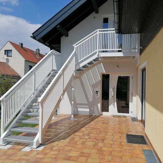 Bild enthält, Floor, Building, House, Housing, Staircase, Indoors, Interior Design