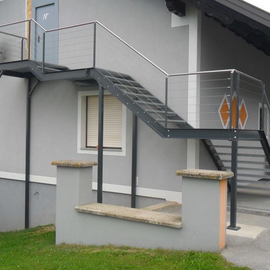 Bild enthält, Architecture, Building, House, Housing, Staircase, Handrail, Railing