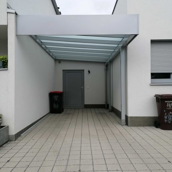 Bild enthält, Floor, Garage, Indoors