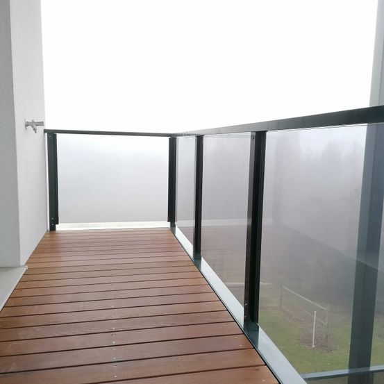 Bild enthält, Architecture, Balcony, Building, Wood