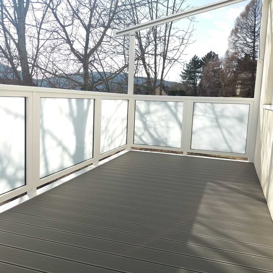 Bild enthält, House, Housing, Porch, Deck, Floor, Indoors, Interior Design, Outdoors