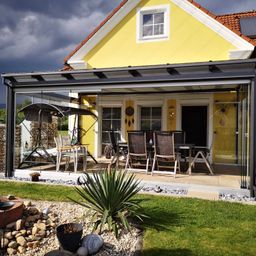 Bild enthält, Housing, House, Porch, Interior Design, Patio, Portico, Door, Pergola