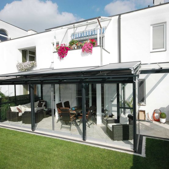 Bild enthält, House, Housing, Porch, Patio, Pergola, Grass, Plant, Door, Outdoors