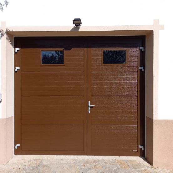 Bild enthält, Garage, Indoors, Gate, Door