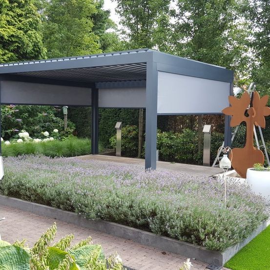 Bild enthält, Backyard, Nature, Outdoors, Yard, Interior Design, Grass, Garden, Porch, Patio, Lawn