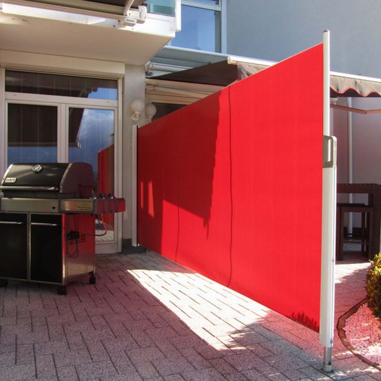 Bild enthält, Indoors, Interior Design, Architecture, Building, Garage, Door, Plant