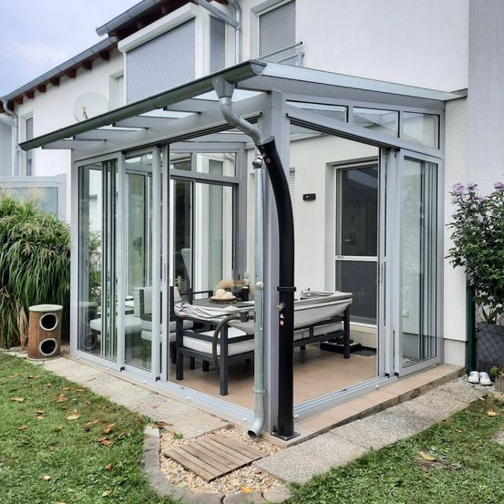 Bild enthält, Architecture, Building, House, Housing, Porch, Door, Patio, Indoors, Interior Design, Pergola