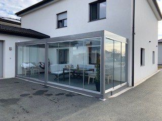 Bild enthält, Door, Architecture, Building, Housing, Indoors