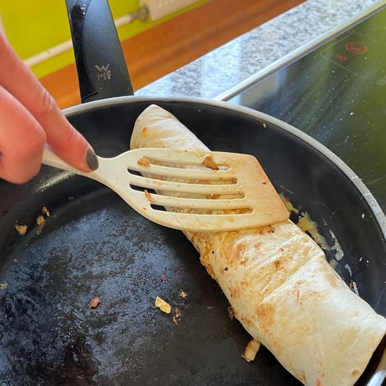 Bild enthält, Bread, Food, Kitchen Utensil, Spatula, Pancake