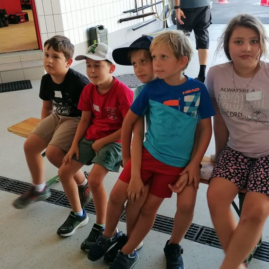 Bild enthält, Shorts, T-Shirt, Shoe, People, Person, Portrait, Baseball Cap, Boy, Child, Male