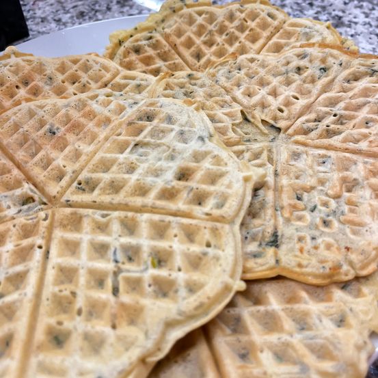 Bild enthält, Food, Waffle, Bread, Brunch