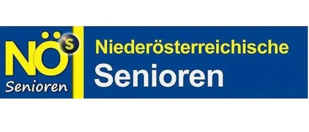 Ein blau-gelber Banner mit 'Niederosterreich Senioren' in weißer Schrift darauf. Der Text 'S' befindet sich in der oberen linken Ecke.