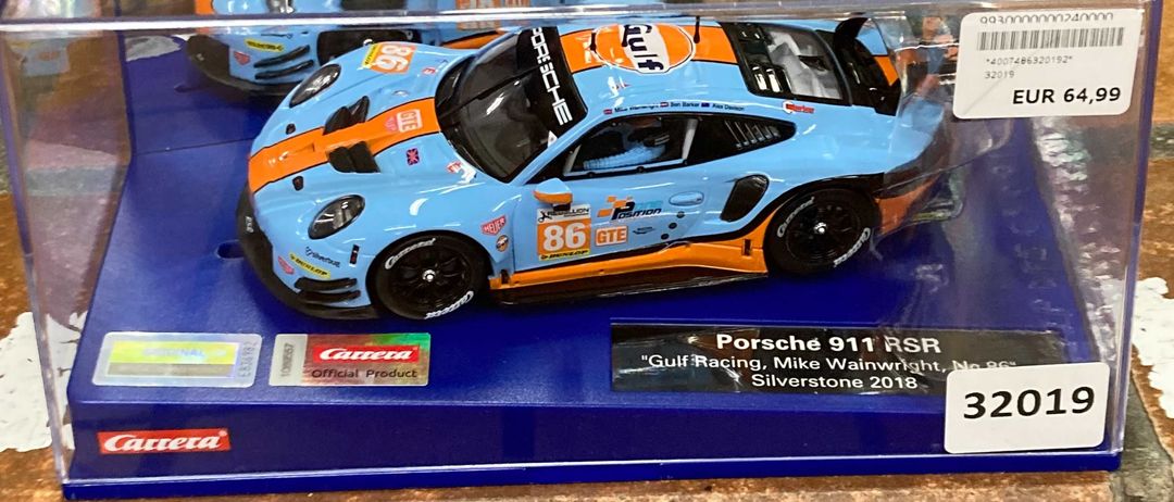 Bild enthält, Alloy Wheel, Car, Spoke, Tire, Vehicle, Wheel, Person