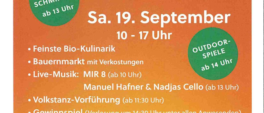 Plakat für die Biofest Frauenkirchen Veranstaltung. Zeigt ein Kind, eine Kuh und ein Huhn. Beinhaltet Details über das Event, wie Datum, Zeit und Aktivitäten. Das Plakat ist orange und grün.