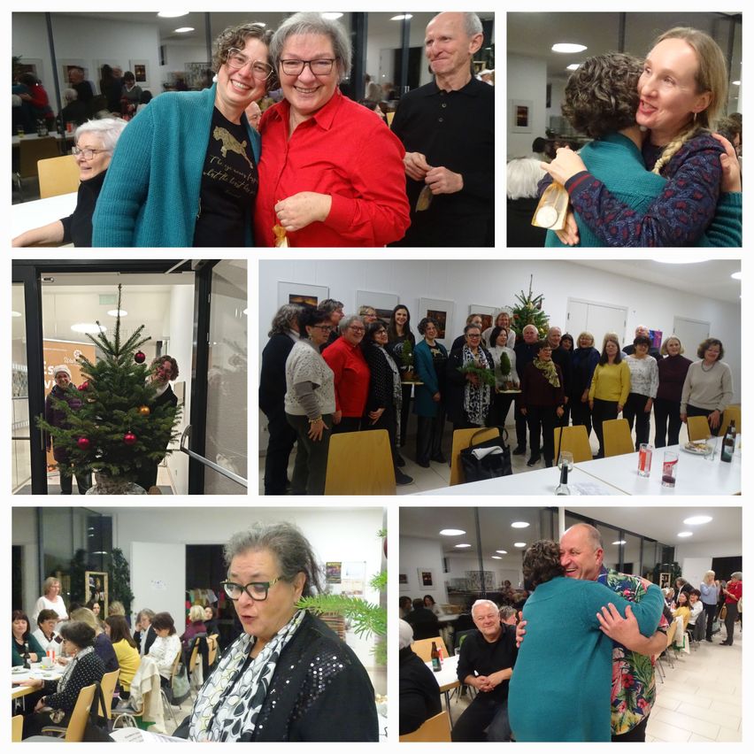 Eine Collage von Bildern einer festlichen Zusammenkunft zeigt verschiedene lächelnde und interagierende Personen, darunter zwei Frauen in Brillen, die sich umarmen, eine Gruppe von Menschen, die um einen geschmückten Tisch stehen, und ein älteres Paar, das sich umarmt.