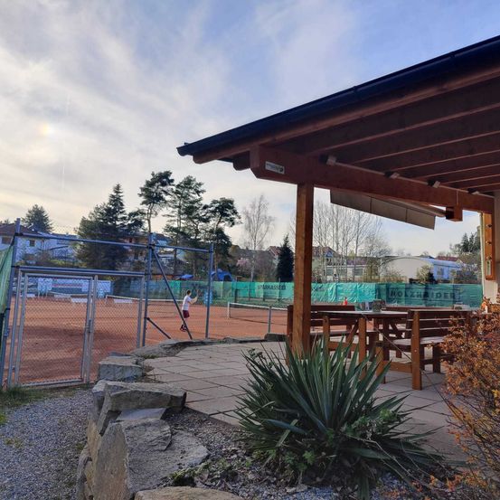 Bild enthält, Person